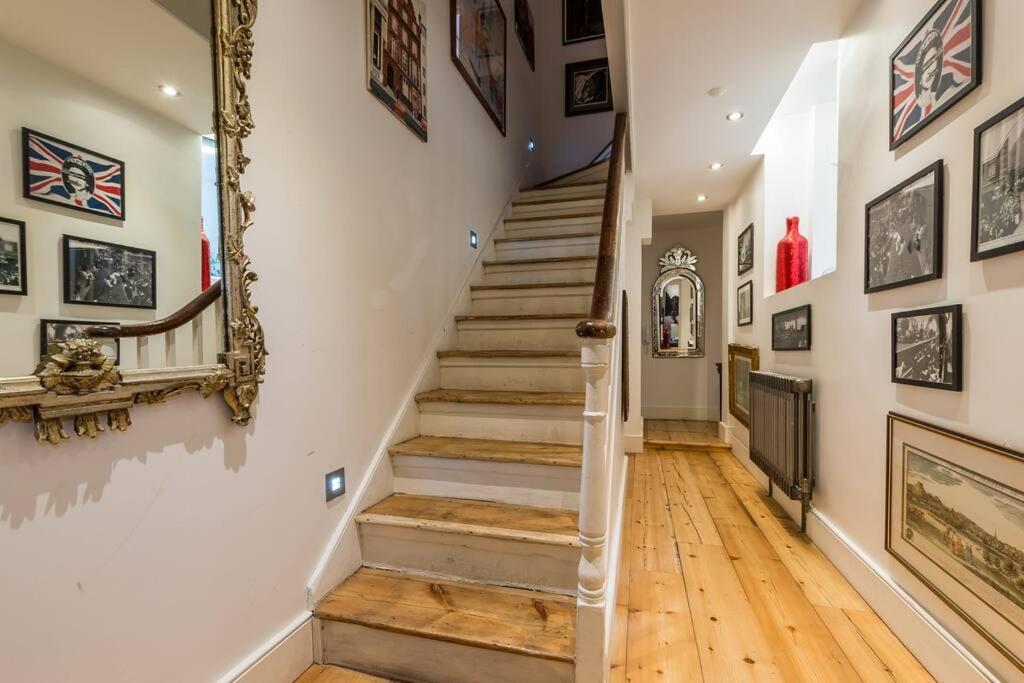 Sherlocks London Ngoại thất bức ảnh