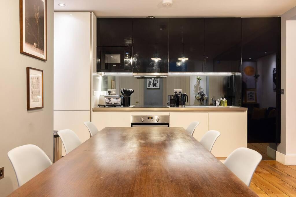 Sherlocks London Ngoại thất bức ảnh