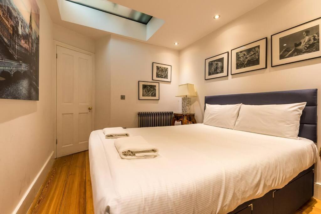 Sherlocks London Ngoại thất bức ảnh