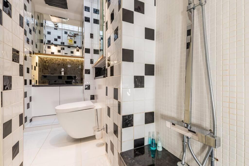 Sherlocks London Ngoại thất bức ảnh